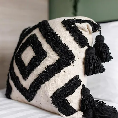 Centre 9 With Kitchenette, Free Wifi And Smart Tv With Netflix By Yoko Middlesbrough