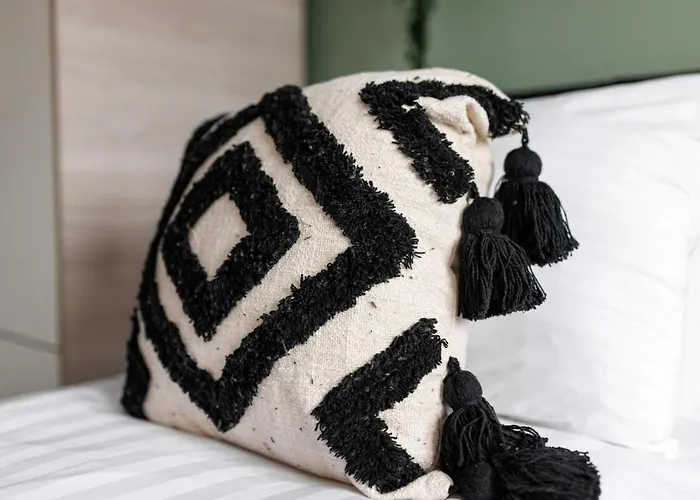 Centre 9 With Kitchenette, Free Wifi And Smart Tv With Netflix By Yoko Middlesbrough